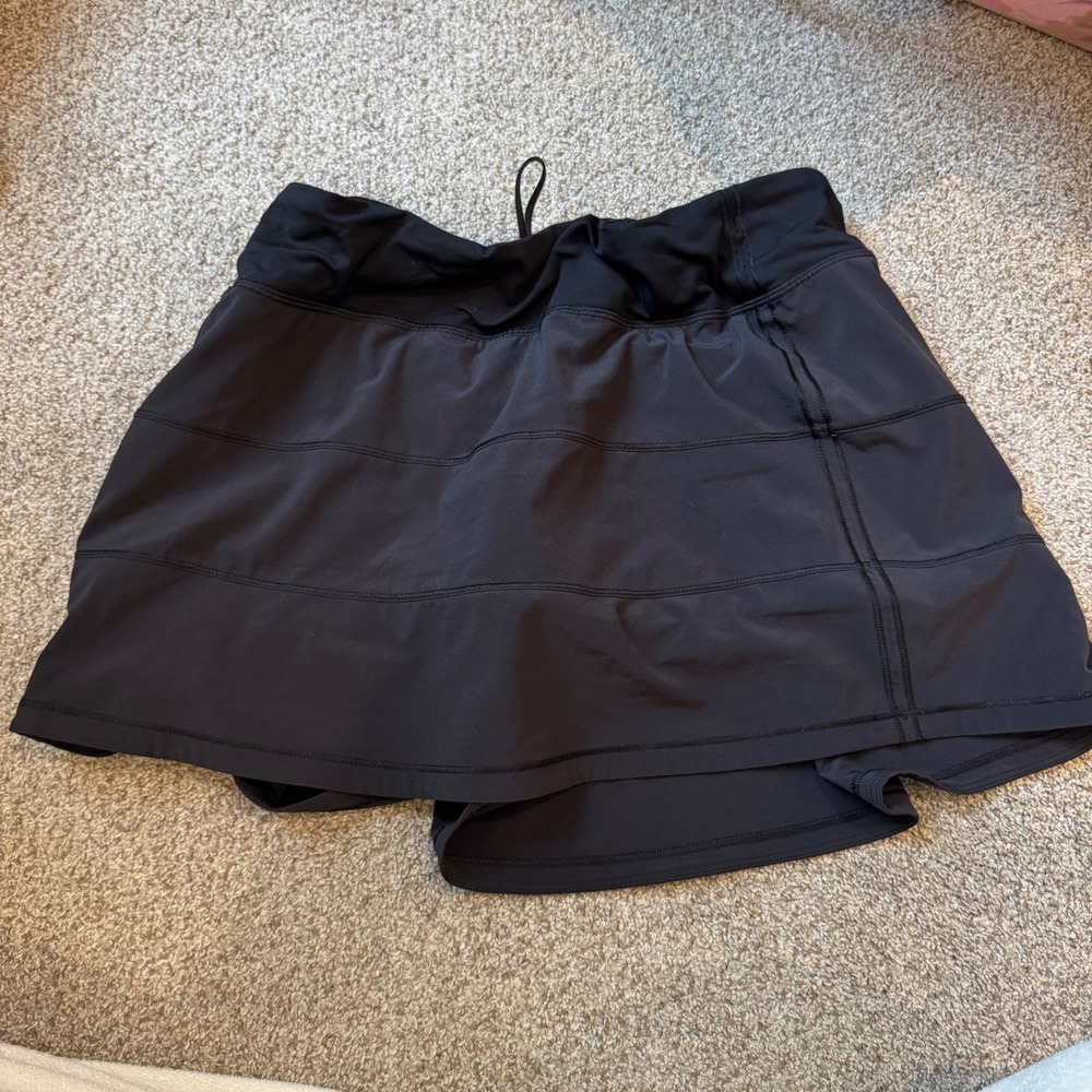 Lululemon Pace Rival Skirt Black Tiered Pleated Athletic Skort Size 8 W8A79T